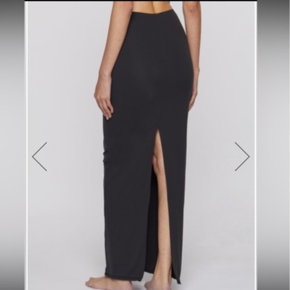 SKIMS Fits Everybody Long Skirt Onyx Black FE-SKT-3389 XS NWT